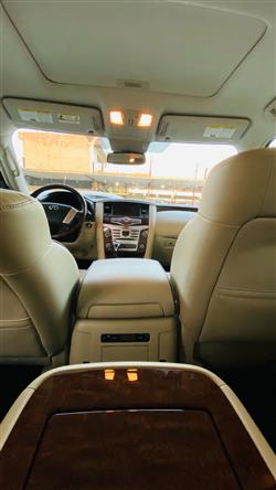 Infiniti QX80